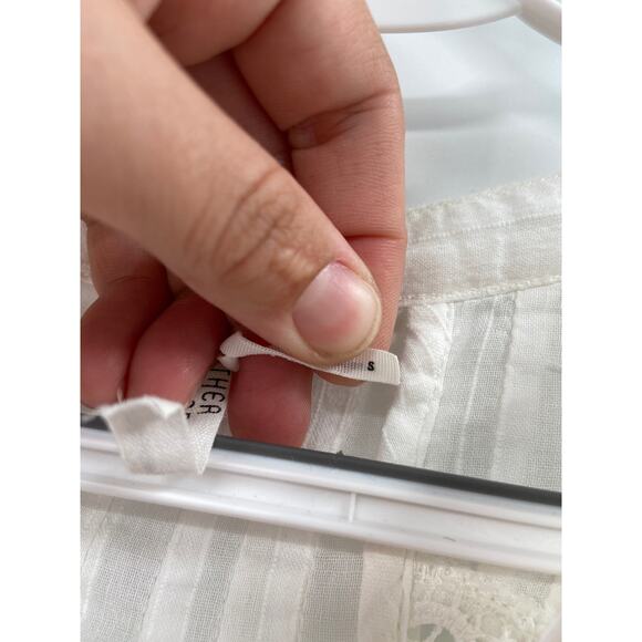 Feather Bone Anthropologie Lucille White Long High-Low Crochet Button Front Top - Picture 6 of 9